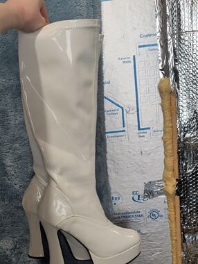 Women’s High Heel Knee Boot in Cream